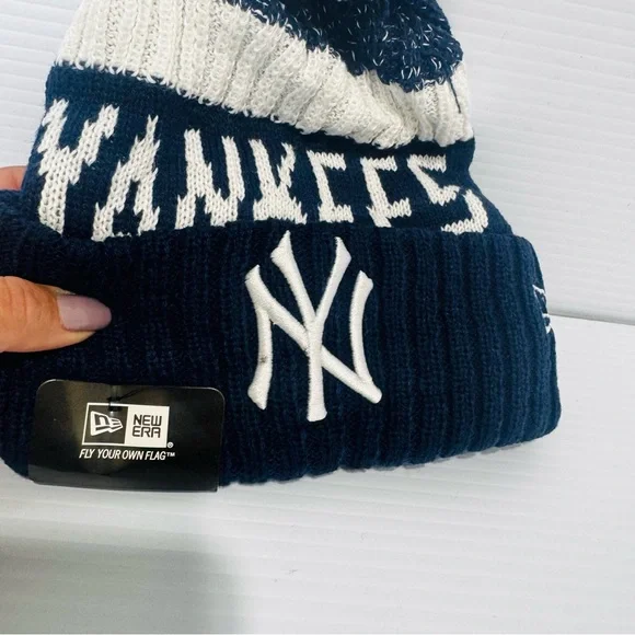 New Era MLB New York Yankees Blue and White Knit Beanie - Picture 2 of 7